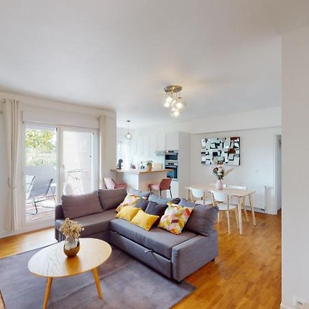 サン＝ドニLive Like A Local Stylish 2Br With Balcony & Parkingアパートメント エクステリア 写真