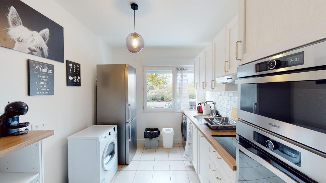サン＝ドニLive Like A Local Stylish 2Br With Balcony & Parkingアパートメント エクステリア 写真