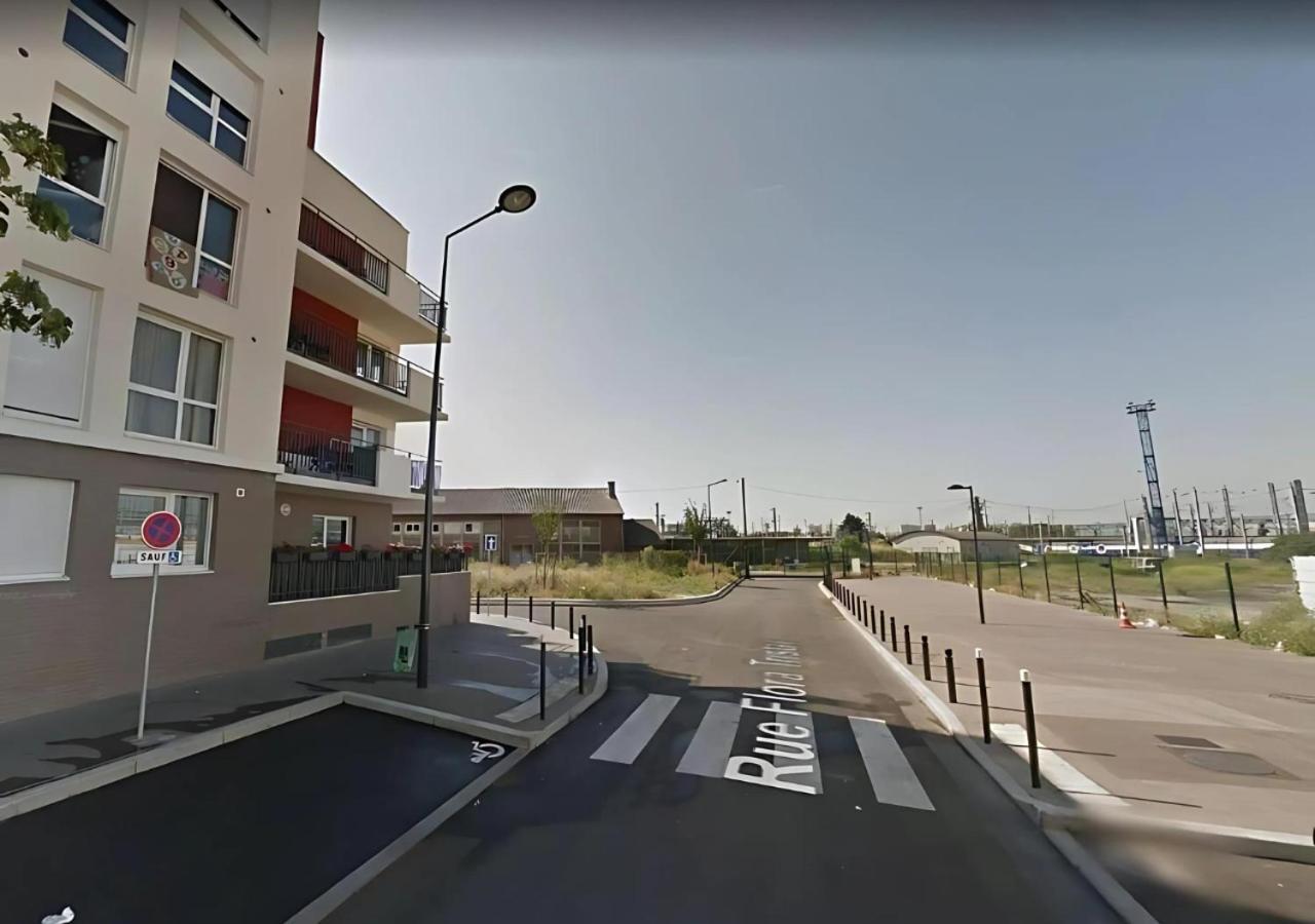 サン＝ドニLive Like A Local Stylish 2Br With Balcony & Parkingアパートメント エクステリア 写真